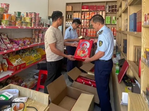 Liên tiếp phát hiện, xử lý các vụ kinh doanh bánh Trung thu nhập lậu