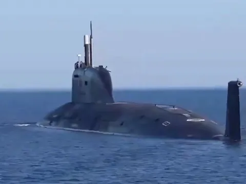 Tàu ngầm hạt nhân mới nhất của Nga thực hành phóng tên lửa P-800 Oniks