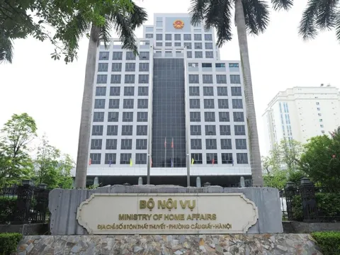 Khẩn trương rà soát việc bố trí, sử dụng cán bộ, công chức cấp xã và biên chế cả nước