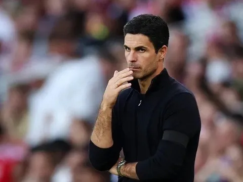 HLV Arteta nói gì khi bị chỉ trích?