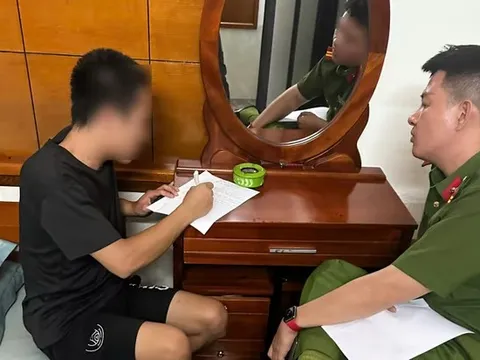 Mua dâm thiếu nữ 14 tuổi ở quán hát, nhóm đối tượng bị tạm giữ hình sự