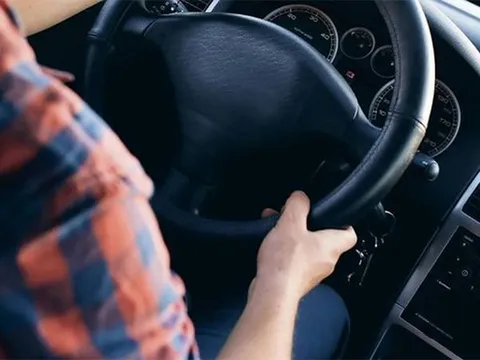 Cho bạn đi nhờ xe, nam tài xế ngỡ ngàng khi bị bạn kiện đòi 260 triệu đồng