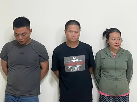 Bắt khẩn cấp nhóm dùng xe bồn xả thải bể phốt xuống sông Tô Lịch gây ô nhiễm nghiêm trọng