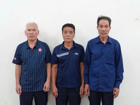 Khởi tố nhóm bảo vệ dùng gậy đánh tài xế xe ôm đang đón bệnh nhân ở bệnh viện