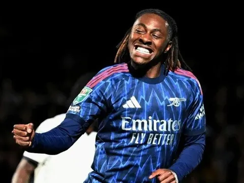 Arsenal thắng không quá thuyết phục, Eze nói điều bất ngờ
