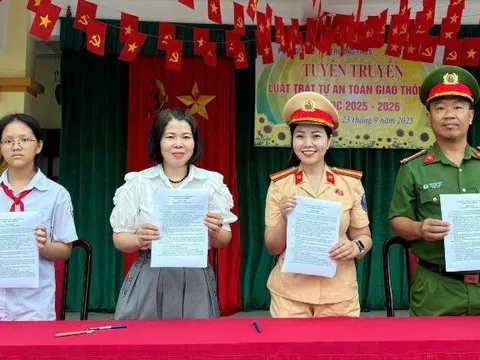 Phổ biến kiến thức về an toàn giao thông cho 1.500 học sinh trường THCS Trung Giã