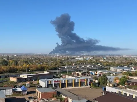 Ukraine gia tăng tấn công hạ tầng dầu mỏ của Nga