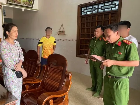 Khởi tố "tú bà" điều hành đường dây mại dâm chuyên cung cấp cho quán karaoke