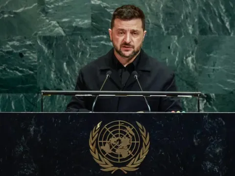 Ông Zelensky: Không có đảm bảo an ninh nào ngoài “vũ khí và bạn bè”