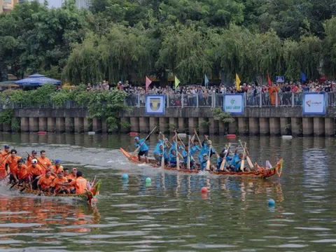 Khởi động Lễ hội đua ghe Ngo cúp Xuân Hòa mở rộng trên kênh Nhiêu Lộc
