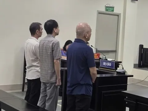 Lừa tiền "chạy án", nam ca sĩ lĩnh 13 năm tù