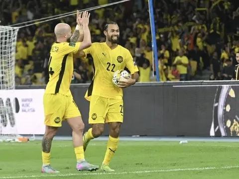 Bóng đá Malaysia hứng chịu án phạt nặng từ FIFA