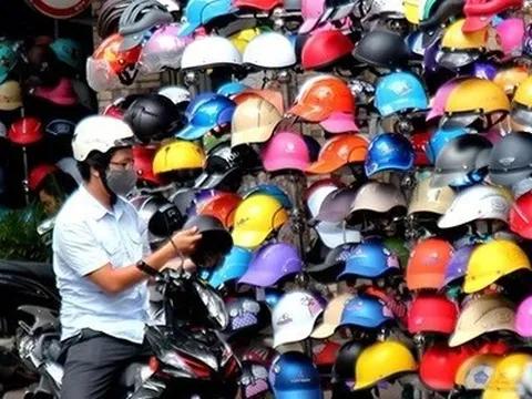 Mũ bảo hiểm kém chất lượng - Lá chắn giả, hiểm họa thật