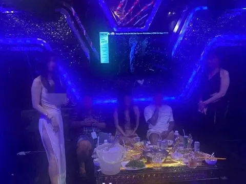 Đột kích quán karaoke, phát hiện nhiều nhân viên mặc đồ xuyên thấu phục vụ khách ở Đồng Nai