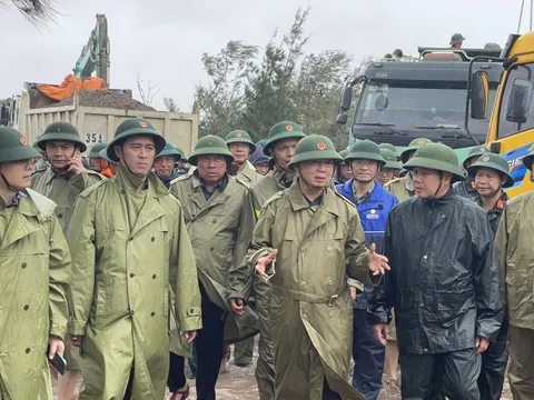 Khẩn trương khắc phục xong sự cố sạt lở đê biển Thịnh Long