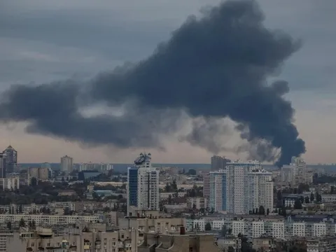 Nga không kích Ukraine và các vùng lân cận