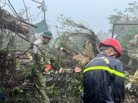 Thanh Hóa: Lực lượng công an hỗ trợ, giải cứu nhiều trường hợp gặp nguy hiểm trong bão số 10