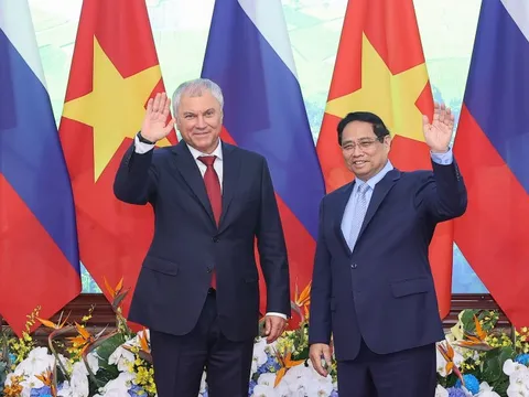 Thủ tướng Phạm Minh Chính tiếp Chủ tịch Duma Quốc gia Nga