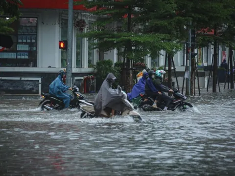 Khẩn trương xử lý các sự cố xảy ra sau bão số 10