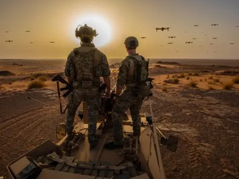 Loại vũ khí thay đổi cuộc chơi, hạ gục cả bầy đàn UAV chỉ bằng một đòn