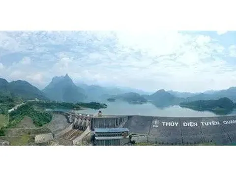 Thủy điện Tuyên Quang và Hòa Bình mở cửa xả đáy