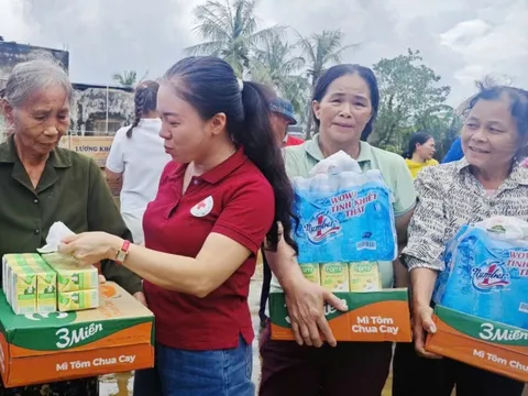 Hội Chữ thập đỏ Việt Nam cứu trợ khẩn cấp người dân vùng bão số 10