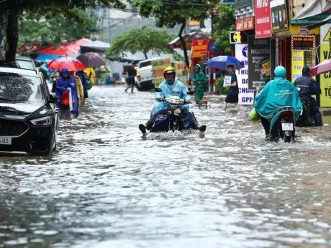 ​ Thủ tướng Phạm Minh Chính chỉ đạo khẩn trương hỗ trợ nhân dân khắc phục hậu quả bão số 10 và mưa lũ