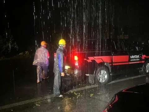 Viettel triển khai nhiều chính sách hỗ trợ khách hàng bị ảnh hưởng bão số 10