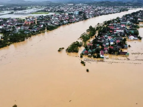 Khẩn trương thống kê thiệt hại, triển khai công tác khắc phục hậu quả bão số 10 và mưa lũ sau bão