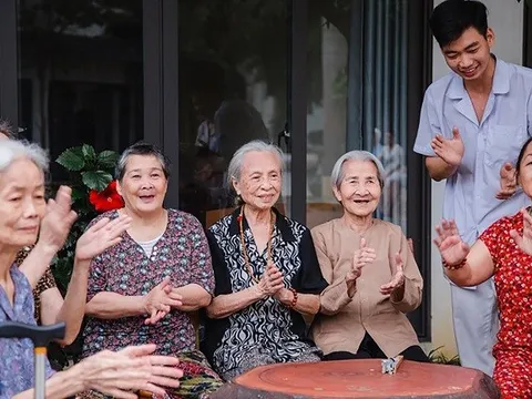 Để người cao tuổi là vốn quý của dân tộc