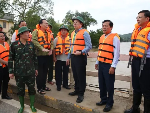 Phó Thủ tướng Mai Văn Chính kiểm tra công tác phòng, chống mưa lũ tại xã Chiêm Hóa, Tuyên Quang