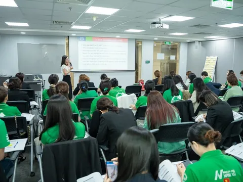 Tư vấn viên bảo hiểm Manulife được đào tạo kiến thức sức khỏe cộng đồng