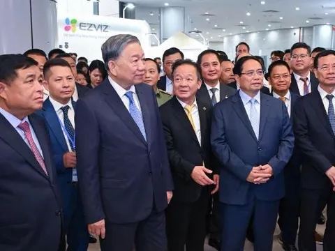 Ứng dụng AI, 'siêu cảng' SuperPort™ của T&T Group gây ấn tượng tại VIIE 2025