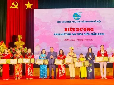 Xin ý kiến cán bộ, hội viên phụ nữ về danh sách đề nghị tặng danh hiệu “Phụ nữ Thủ đô tiêu biểu” năm 2025