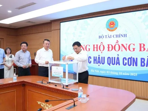 Cán bộ, CCVC, lao động ngành Tài chính, Kiểm toán ủng hộ đồng bào vùng bão lũ