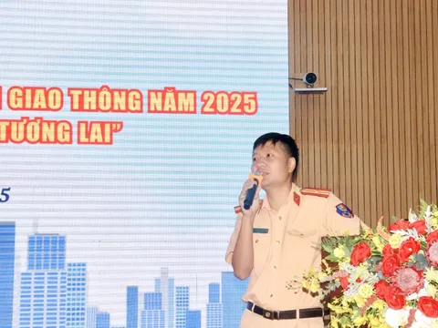 Hơn 200 cán bộ, hội viên phụ nữ phường Thượng Cát được tuyên truyền về an toàn giao thông
