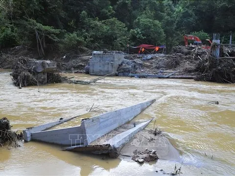 Chỉ đạo của Bộ Chính trị về khắc phục hậu quả do bão số 10 gây ra