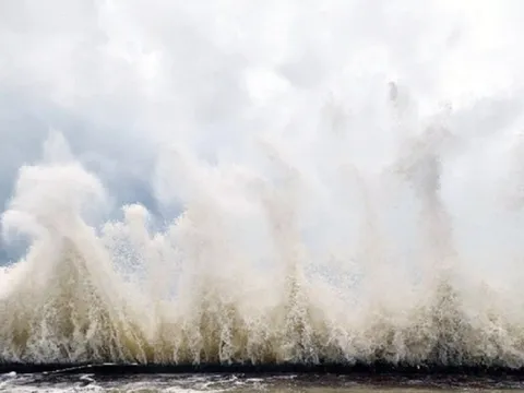 Bão số 11 Matmo mạnh lên rất nhanh, nhận định tâm điểm đổ bộ đất liền