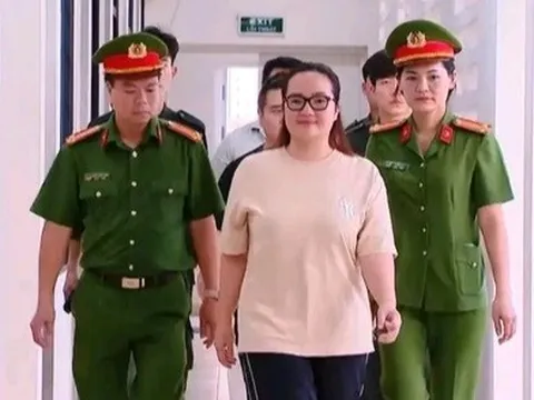 "Trùm livestream" Hoàng Hường: Từ quảng cáo "nổ" đến loạt phát ngôn gây phẫn nộ