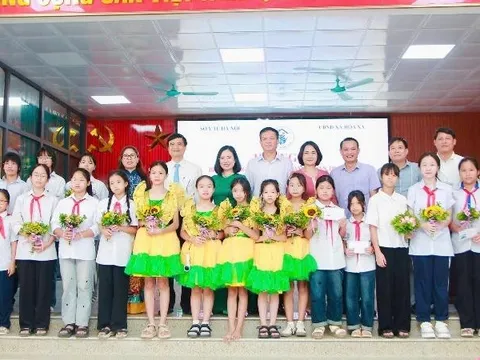 Hà Nội biểu dương nhiều trẻ em gái chăm ngoan, học giỏi