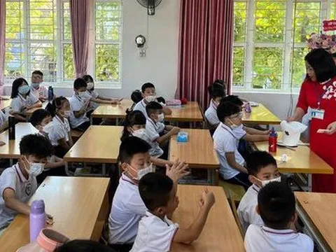 Chế độ giảm định mức tiết dạy đối với giáo viên kiêm nhiệm công tác giáo vụ theo quy định mới nhất