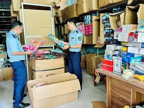 Đà Nẵng: Tịch thu gần 2.000 đồ chơi trẻ em không rõ nguồn gốc
