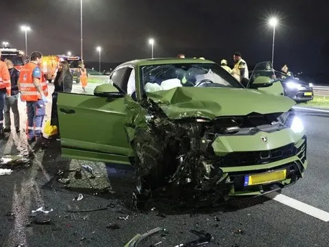 Cựu cầu thủ Ngoại hạng Anh thoát chết sau tai nạn kinh hoàng