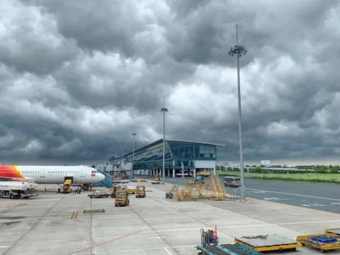 5 sân bay chịu ảnh hưởng trực tiếp của bão số 11 (Matmo)