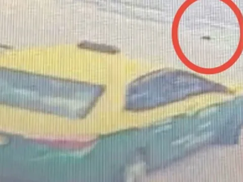 Tài xế taxi nhặt được ví rơi ở trạm xăng và cái kết
