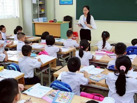Chế độ giảm định mức tiết dạy đối với giáo viên nuôi con nhỏ theo quy định mới nhất