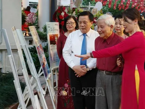 Khai mạc triển lãm 'Tem và Thơ - Dấu ấn Tố Hữu qua năm tháng'