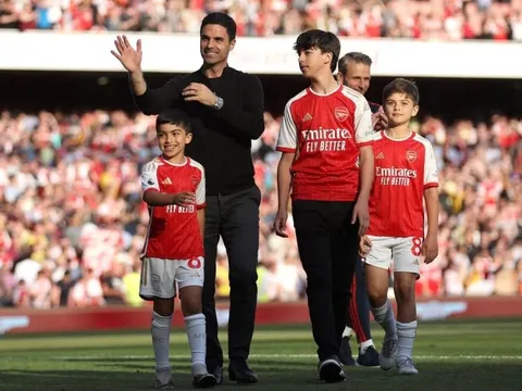 Con trai HLV Mikel Arteta ra mắt đội trẻ Arsenal