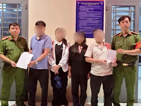 2 nữ sinh tìm đường sang Campuchia để "chứng minh vô tội"