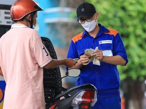 Từ 15h ngày 9/10, giá xăng dầu đồng loạt giảm mạnh